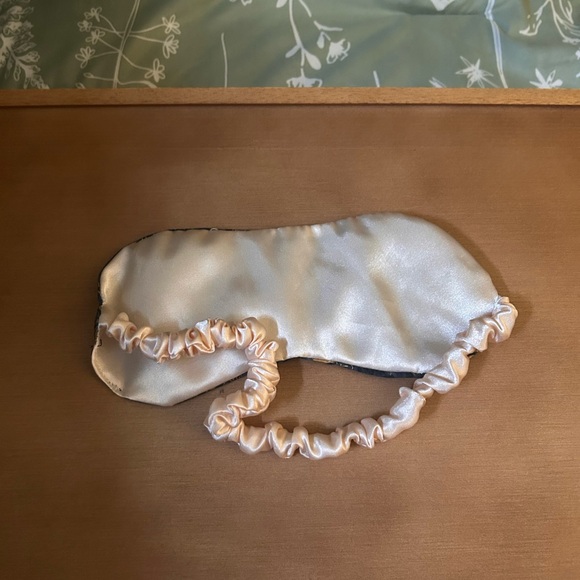 Pineapple Pattern Sleep Mask - Picture 2 of 2